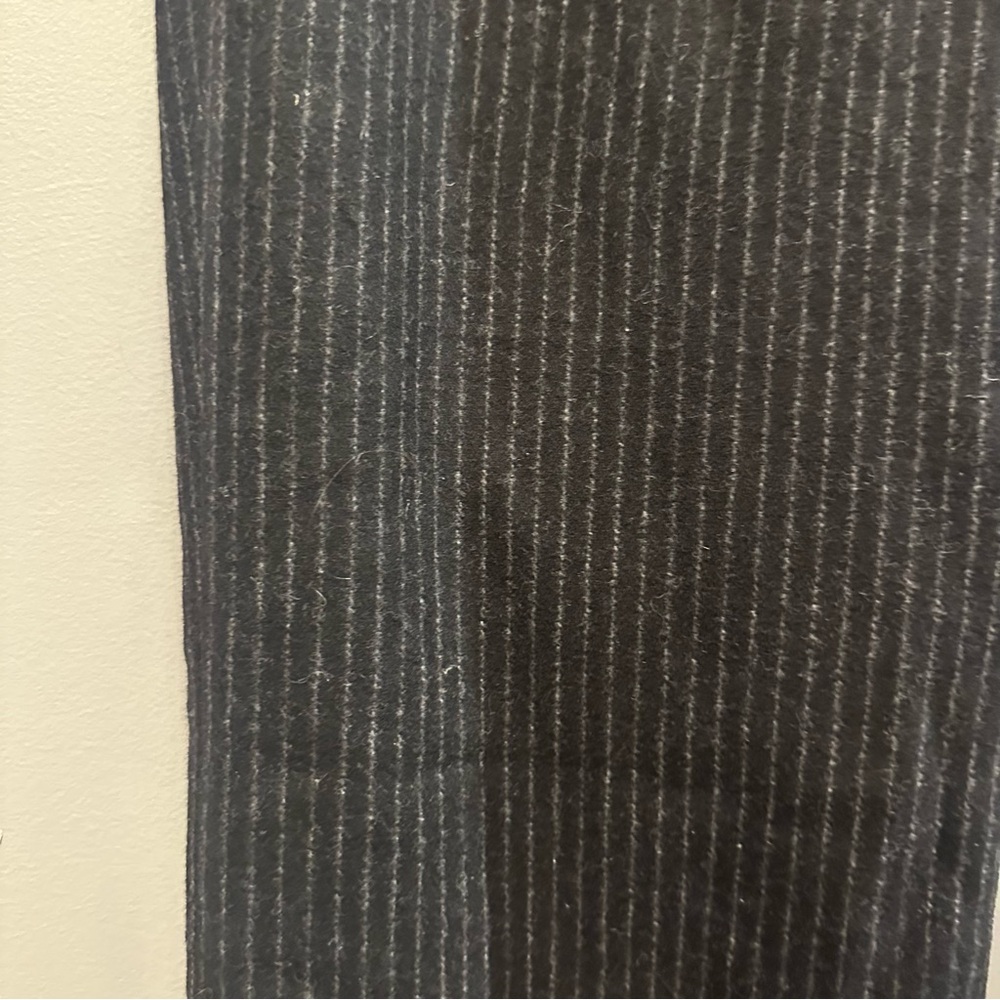 EUC Banana Republic Harrison Black Pinstripe Trousers with stretch. Women’s 4. - Picture 2 of 8